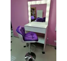 Стол визажный