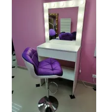 Стол визажный