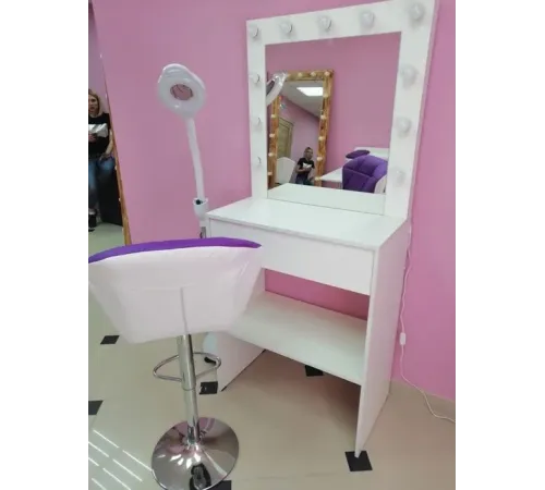 Стол визажный