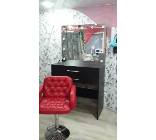 Визажный стол с двух фазным освещением